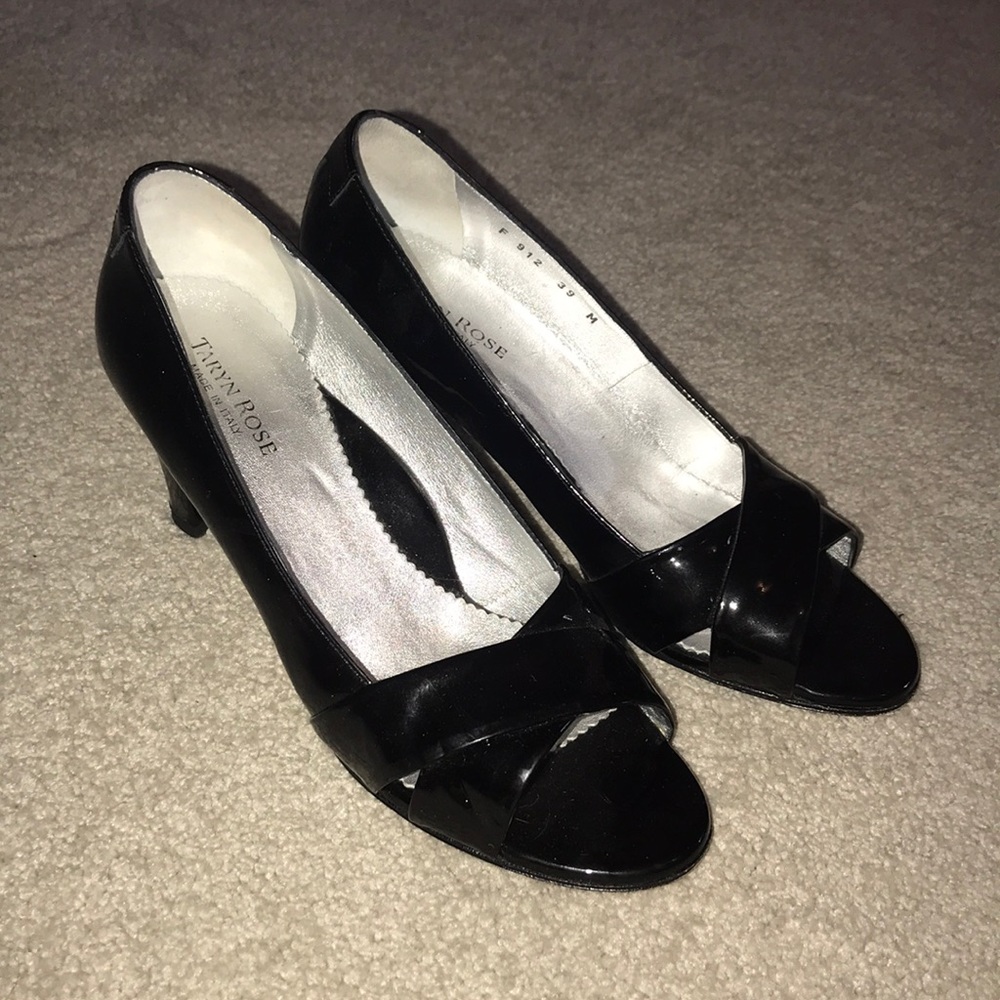 Taryn Rose black patten heel